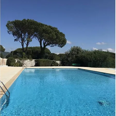 Gasetienne Mazet T2 Dans Domaine Avec Piscines Et Tennis * Gassin